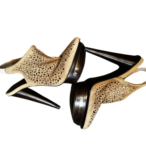 ELIZABETH AND JAMES Suede Leather Perforated Leather Platform Shoes Clog Sandal - Picture 1 of 16